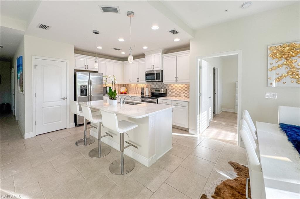 6980 Avalon CIR # 1104, NAPLES FL 34112-17