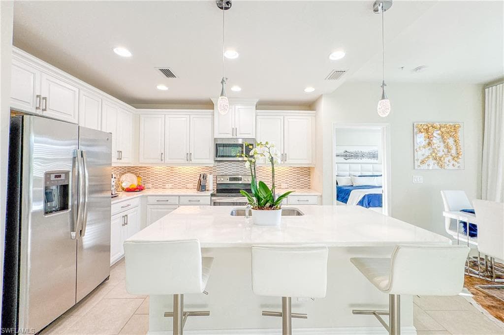 6980 Avalon CIR # 1104, NAPLES FL 34112-14