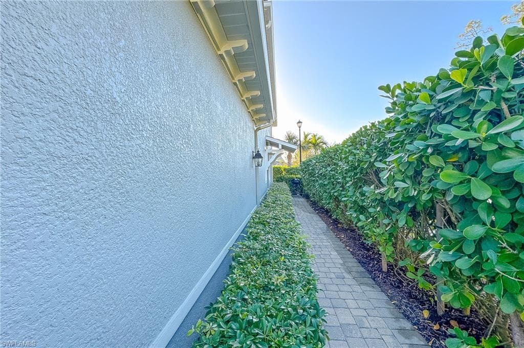 6980 Avalon CIR # 1104, NAPLES FL 34112-34