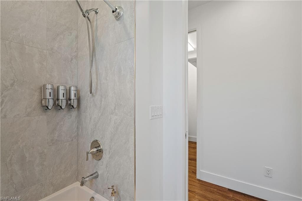 1100 Steeves AVE, NAPLES FL 34104-16