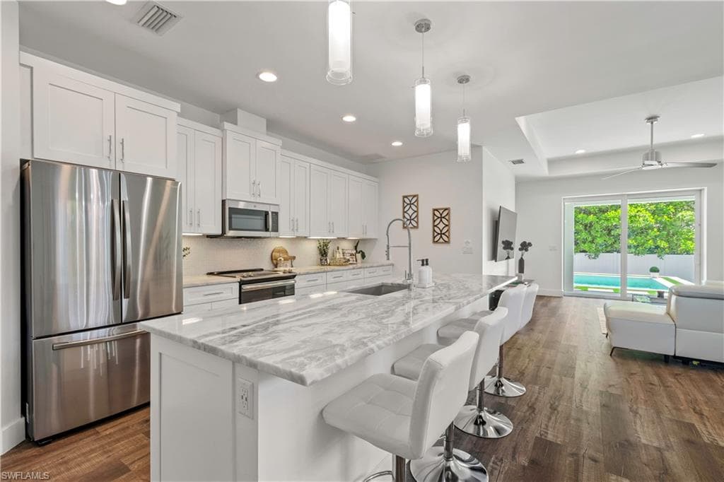 1100 Steeves AVE, NAPLES FL 34104-29