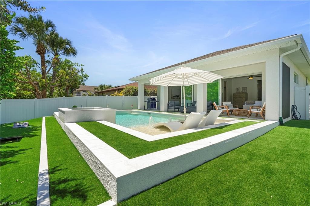 1100 Steeves AVE, NAPLES FL 34104-10