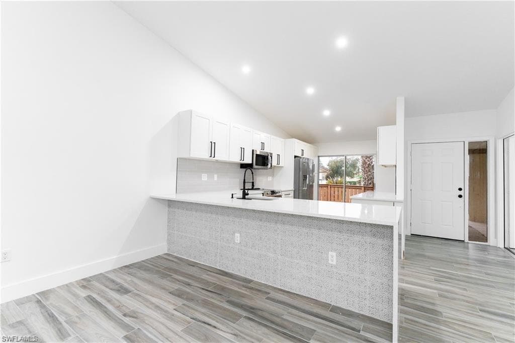 6499 Royal Woods DR, FORT MYERS FL 33908-2