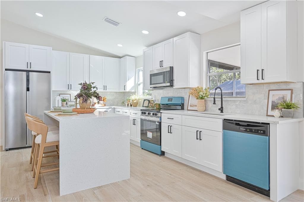 15736 Coral Vine LN, FORT MYERS FL 33905-6