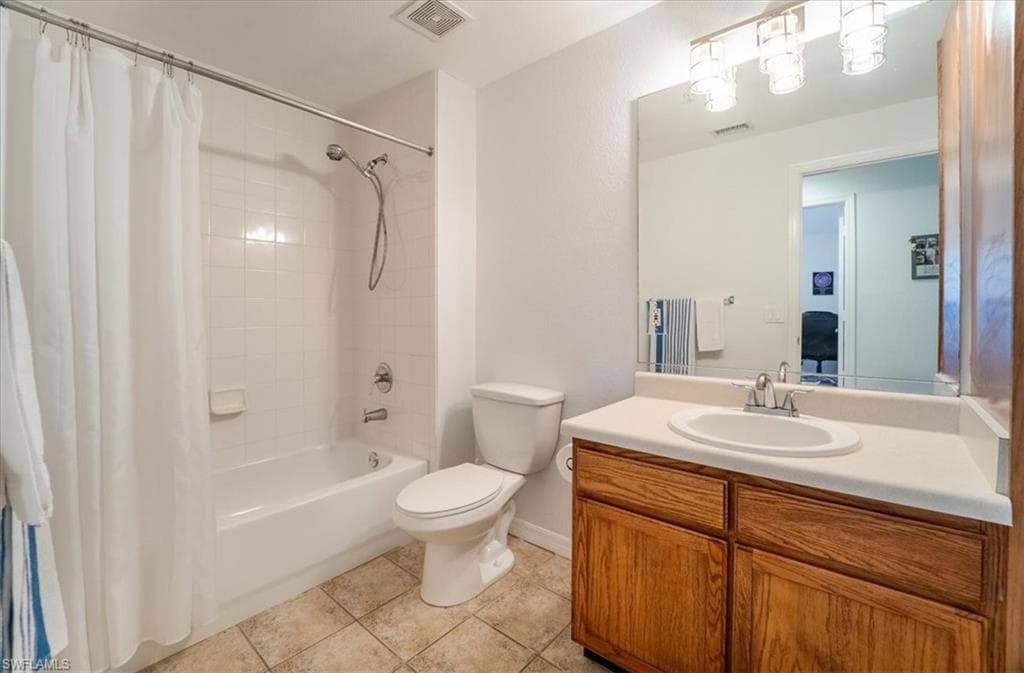 7925 Preserve CIR # 333, NAPLES FL 34119-15