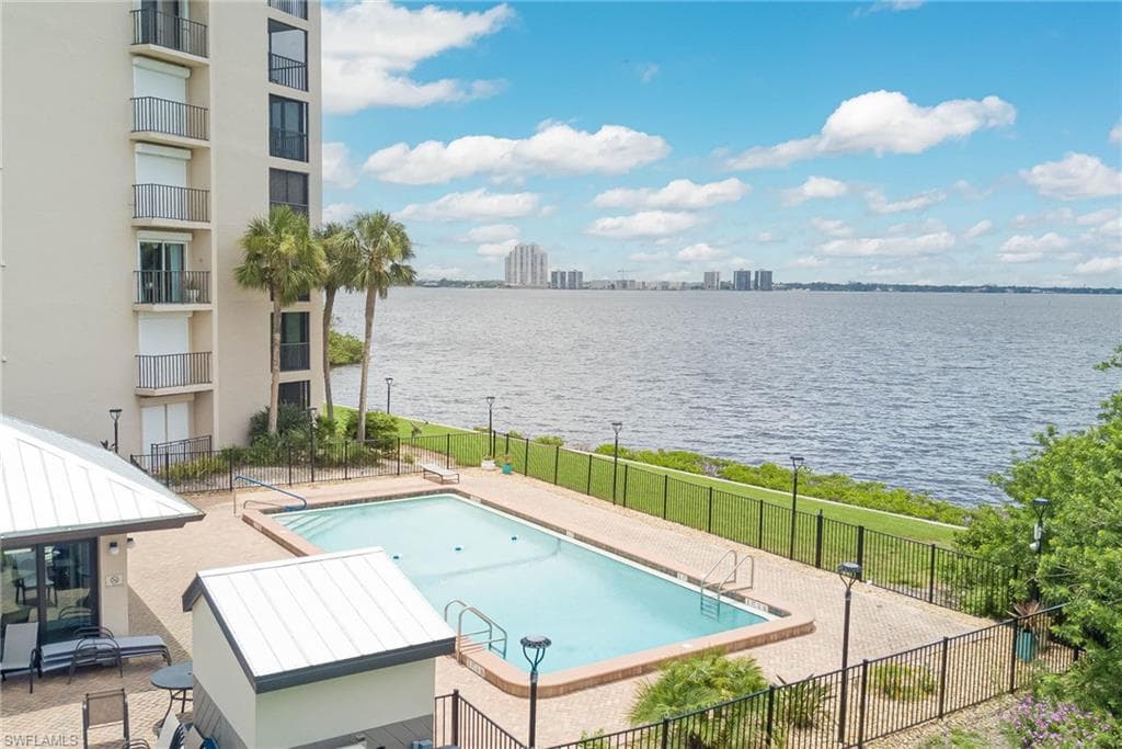 4510 N Key DR 204-27