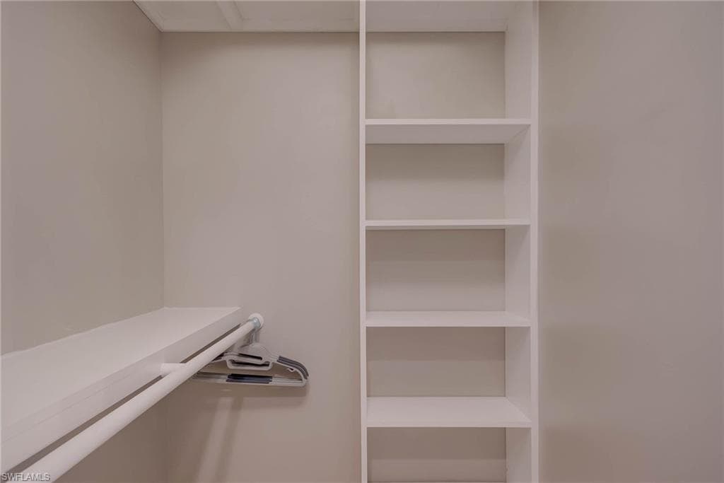 4510 N Key DR 204-17