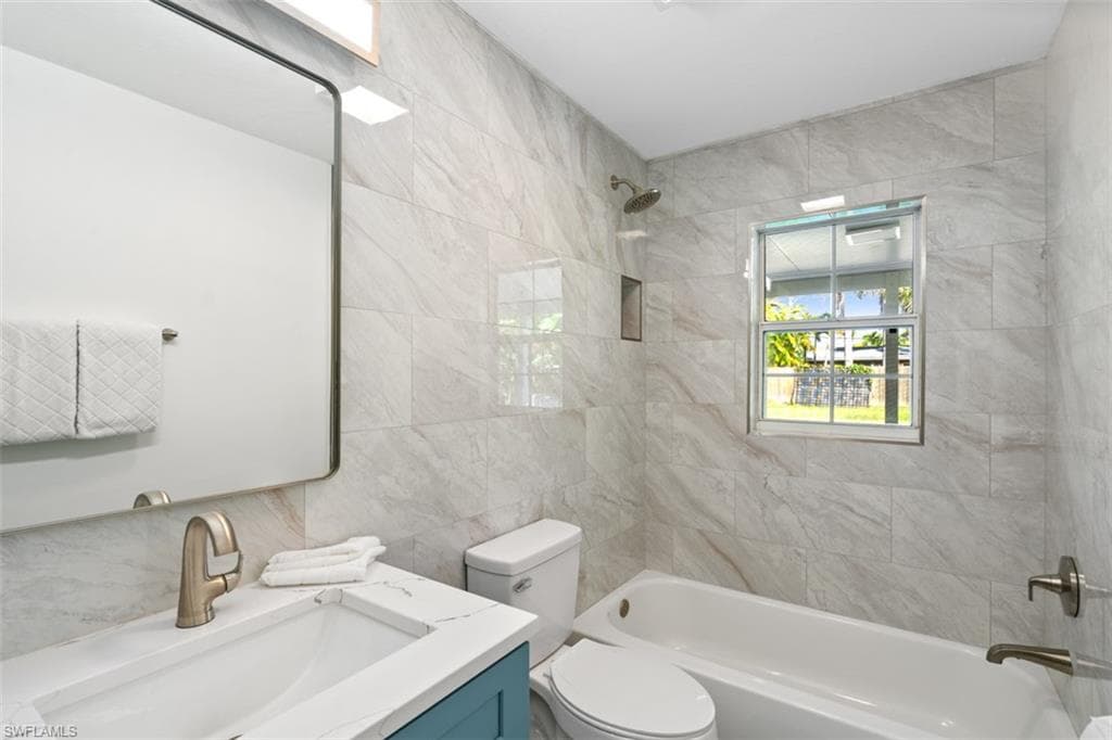 14773 Martin DR, FORT MYERS FL 33908-16