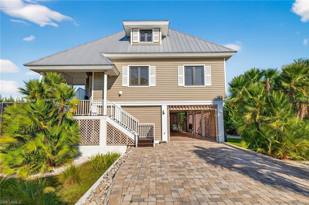 698 Spartina CT, SANIBEL FL 33957-1