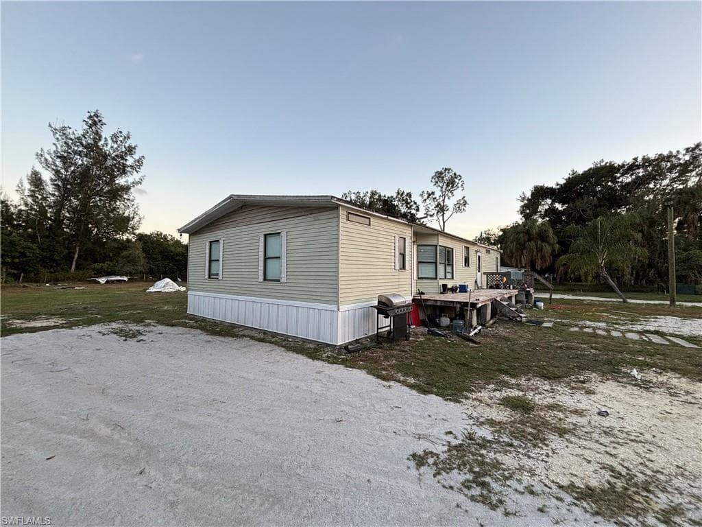 7993 Ebson DR, NORTH FORT MYERS FL 33917-1