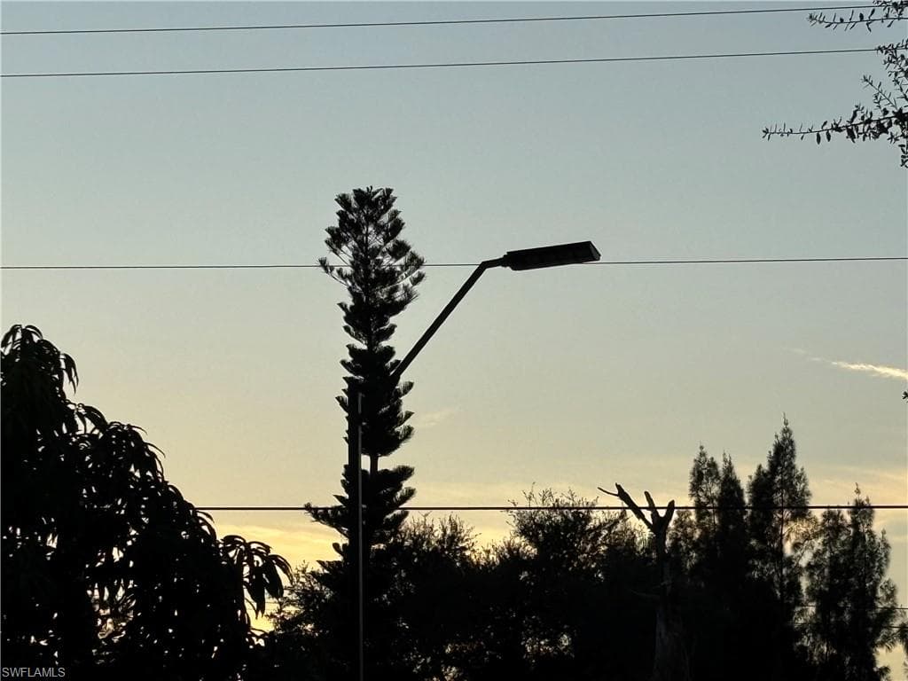 7993 Ebson DR, NORTH FORT MYERS FL 33917-4