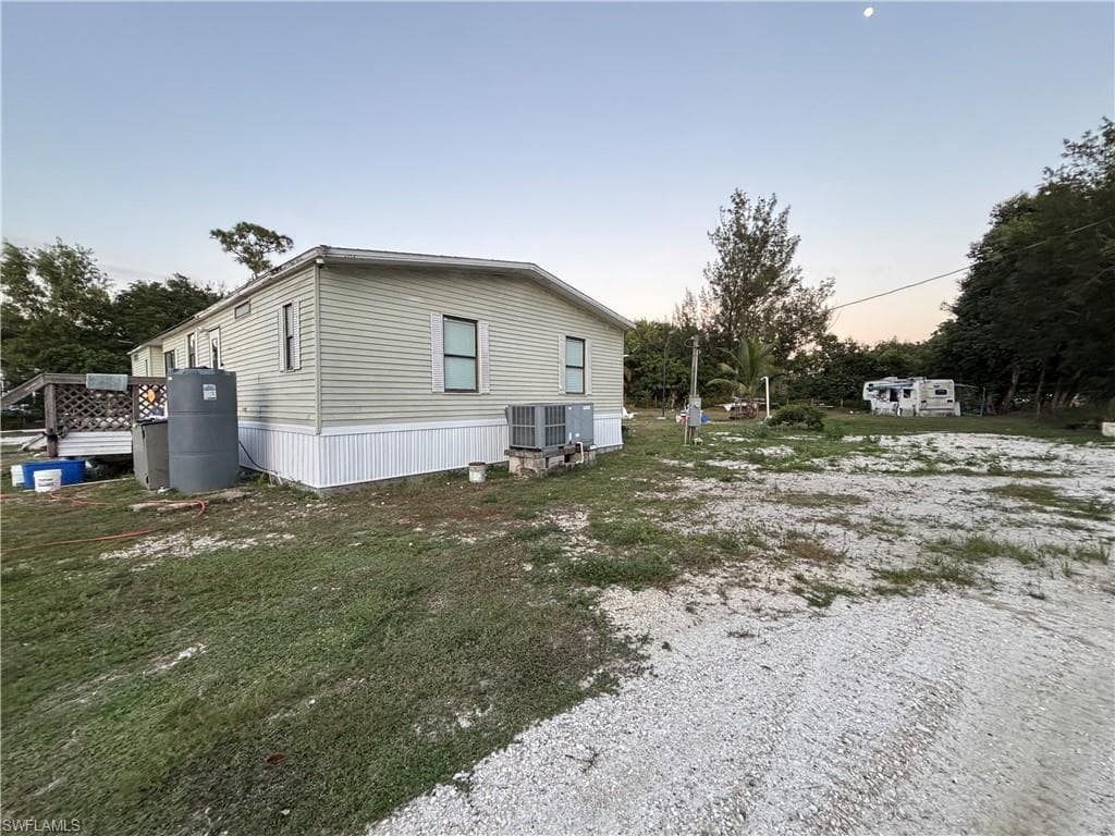 7993 Ebson DR, NORTH FORT MYERS FL 33917-3