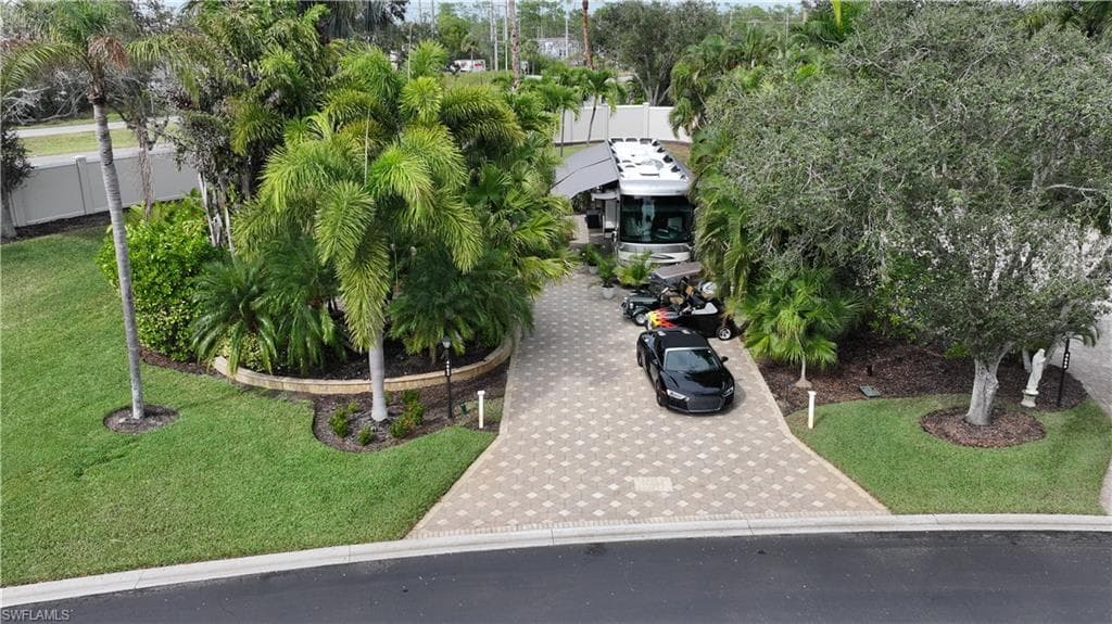 4662 Southern Breeze DR, NAPLES FL 34114-1