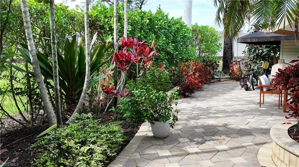 4662 Southern Breeze DR, NAPLES FL 34114-12