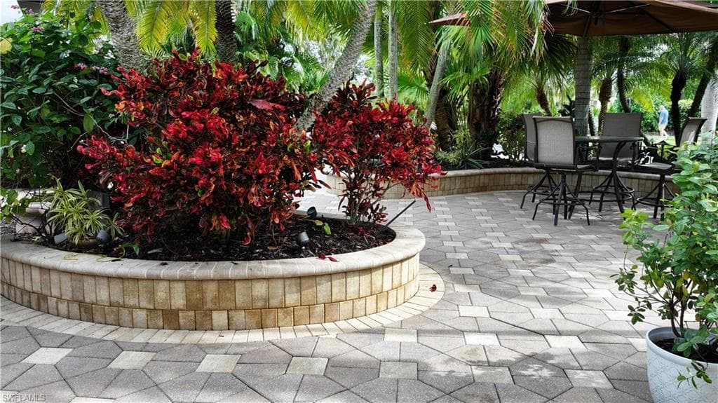 4662 Southern Breeze DR, NAPLES FL 34114-16