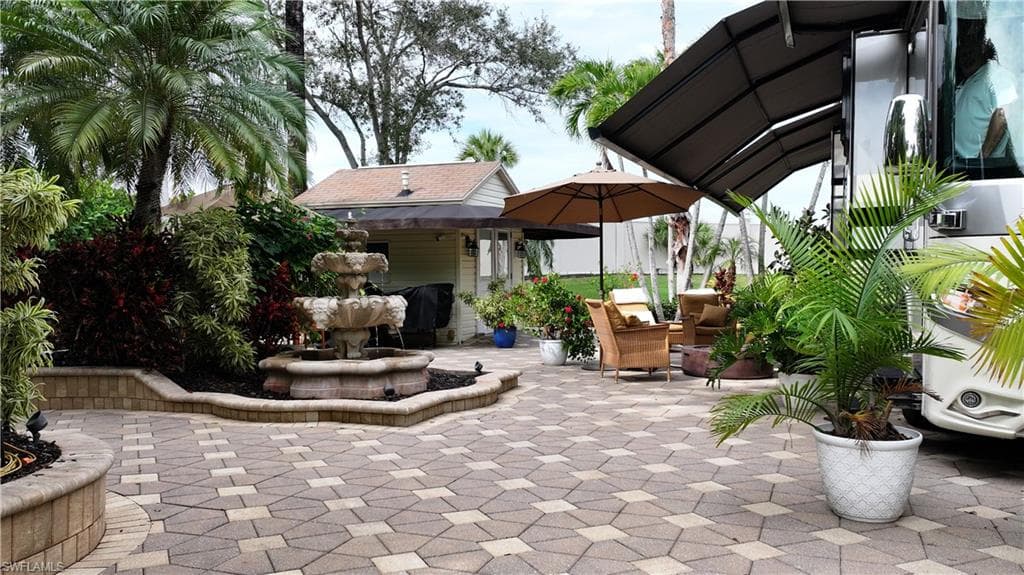 4662 Southern Breeze DR, NAPLES FL 34114-9