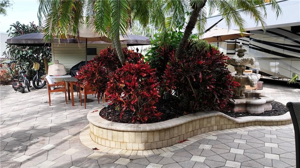 4662 Southern Breeze DR, NAPLES FL 34114-13