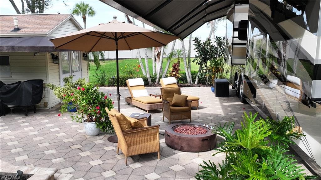 4662 Southern Breeze DR, NAPLES FL 34114-17