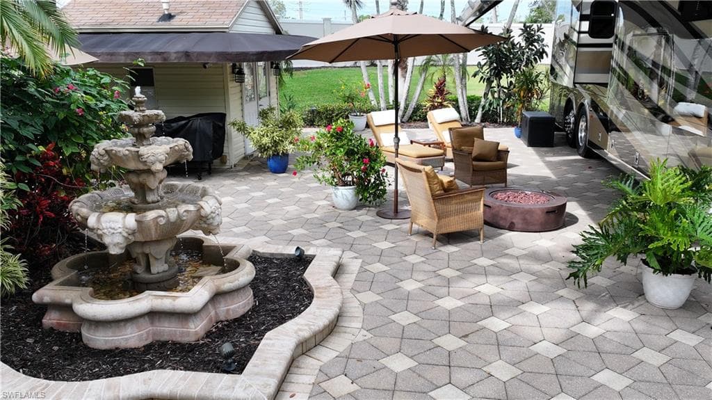 4662 Southern Breeze DR, NAPLES FL 34114-10