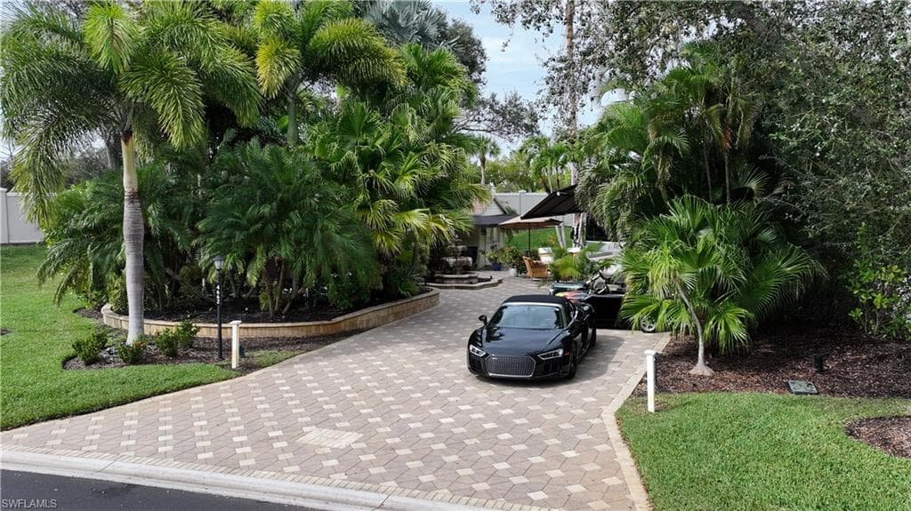4662 Southern Breeze DR, NAPLES FL 34114-3