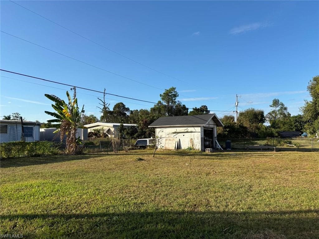 8106 Penny DR, NORTH FORT MYERS FL 33917-6