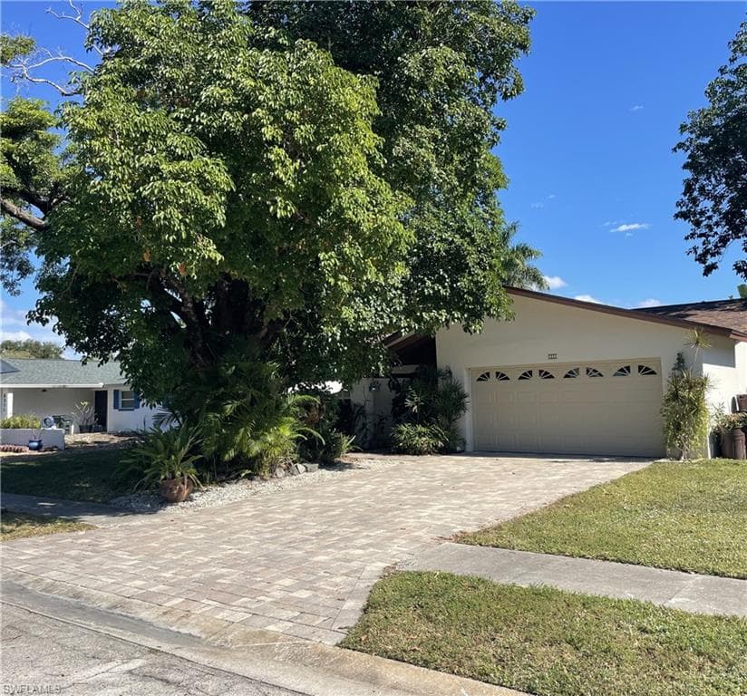 6335 Hofstra CT W, FORT MYERS FL 33919-1