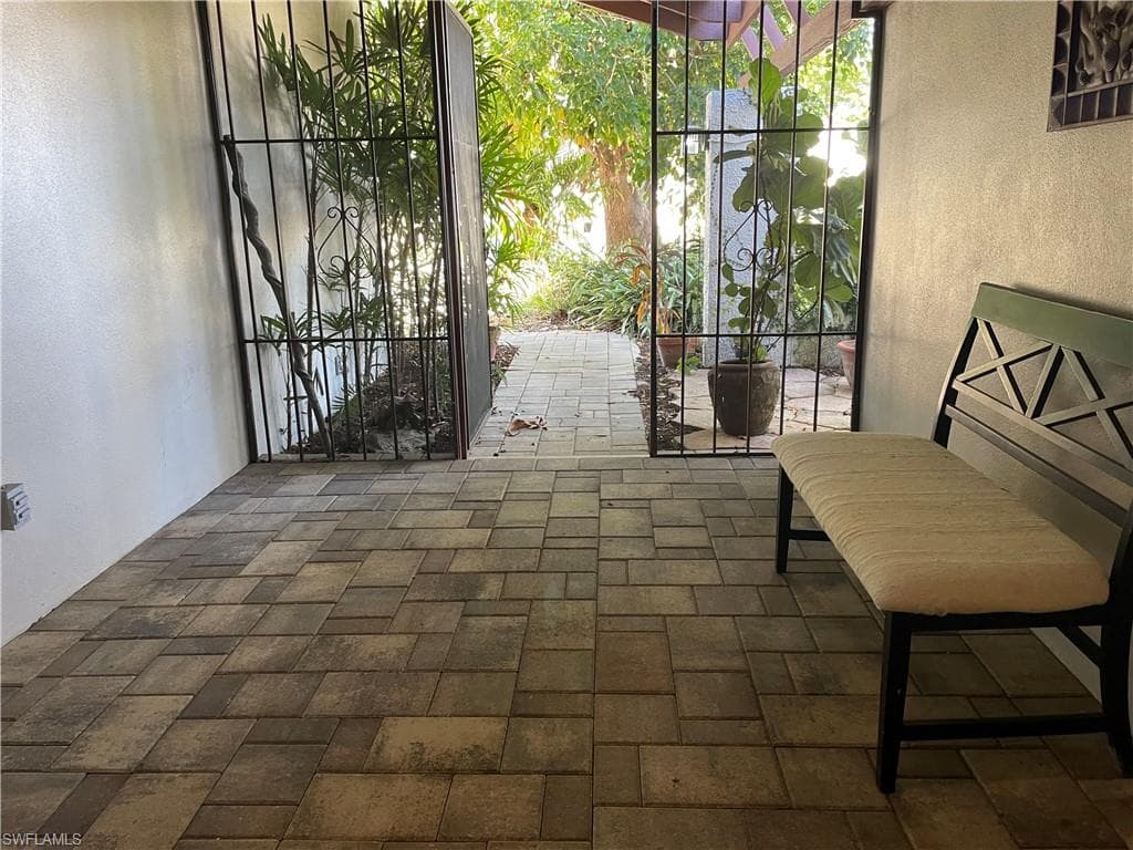 6335 Hofstra CT W, FORT MYERS FL 33919-2