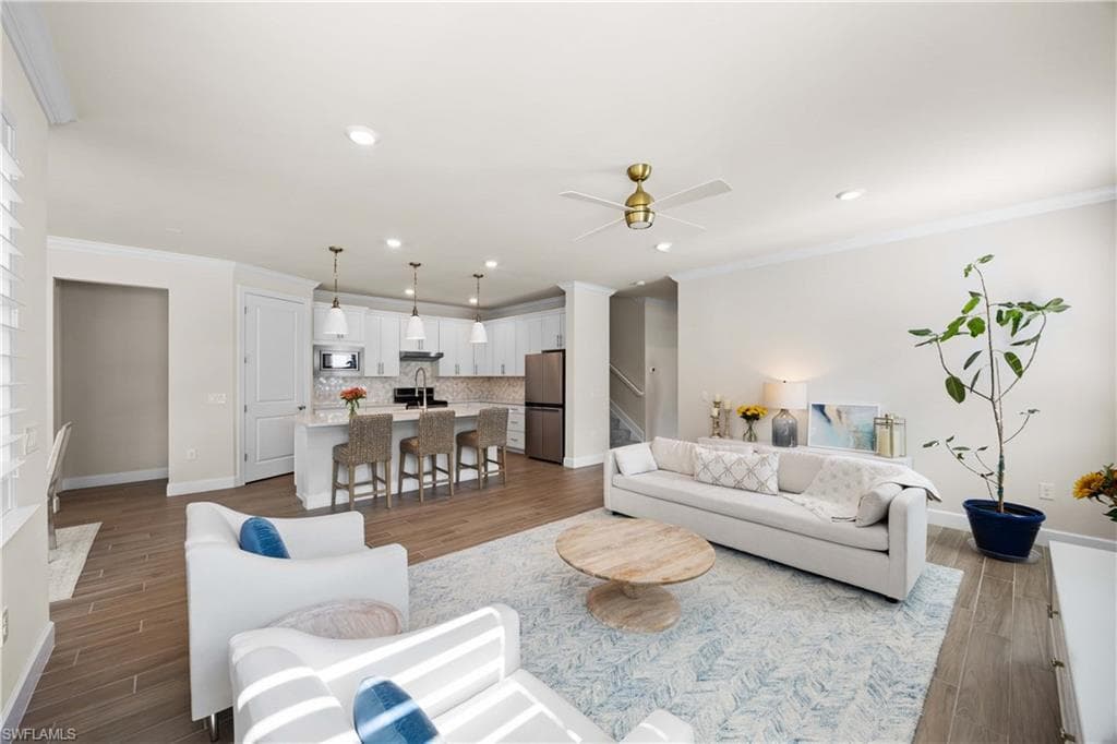 6825 Greenbriar CT-6