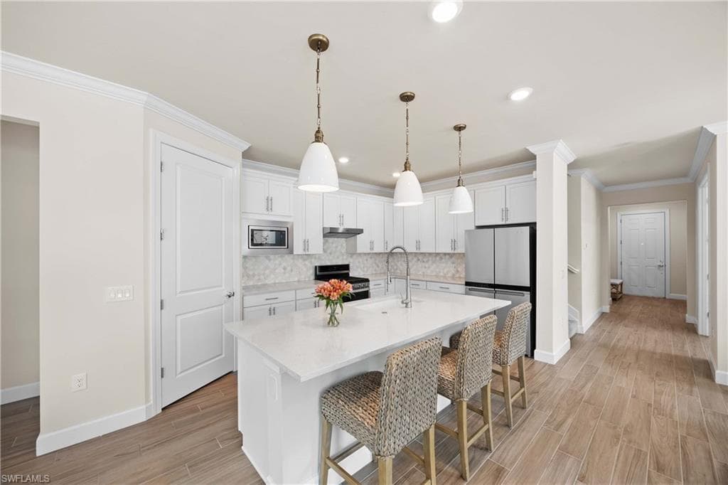 6825 Greenbriar CT-9
