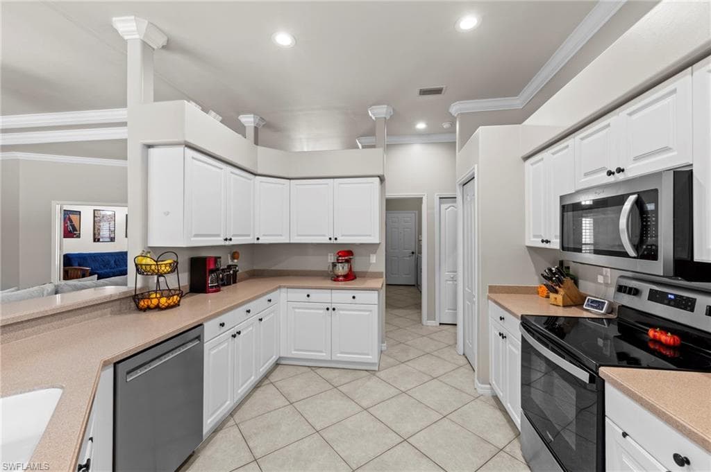 11452 Pembrook RUN, ESTERO FL 33928-11