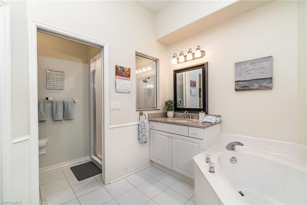 12691 Fox Ridge DR, BONITA SPRINGS FL 34135-16