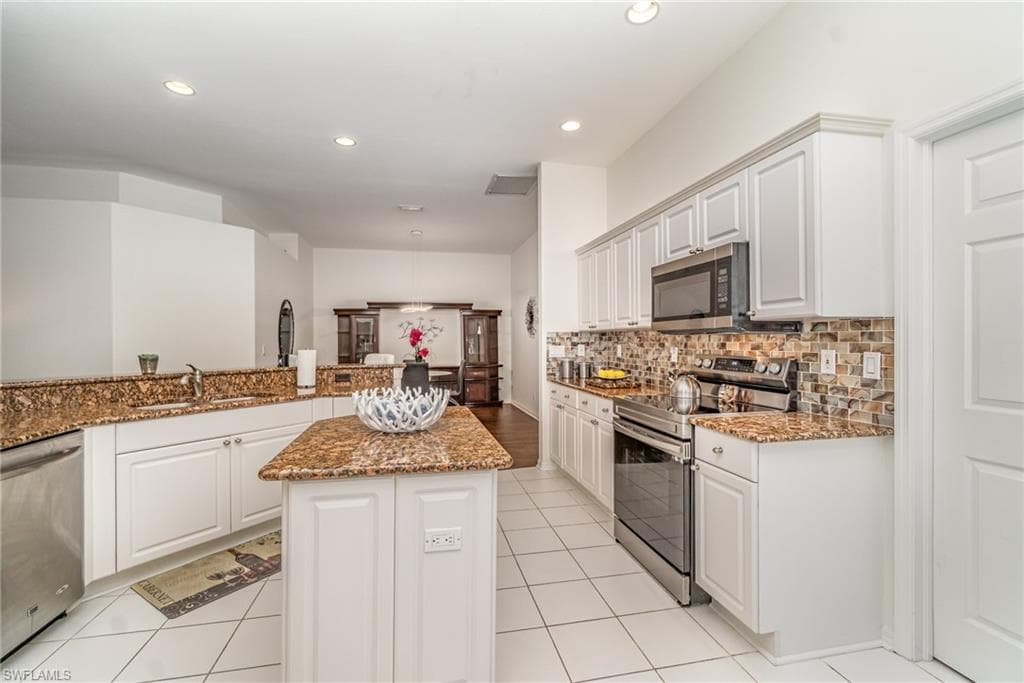 12691 Fox Ridge DR, BONITA SPRINGS FL 34135-9