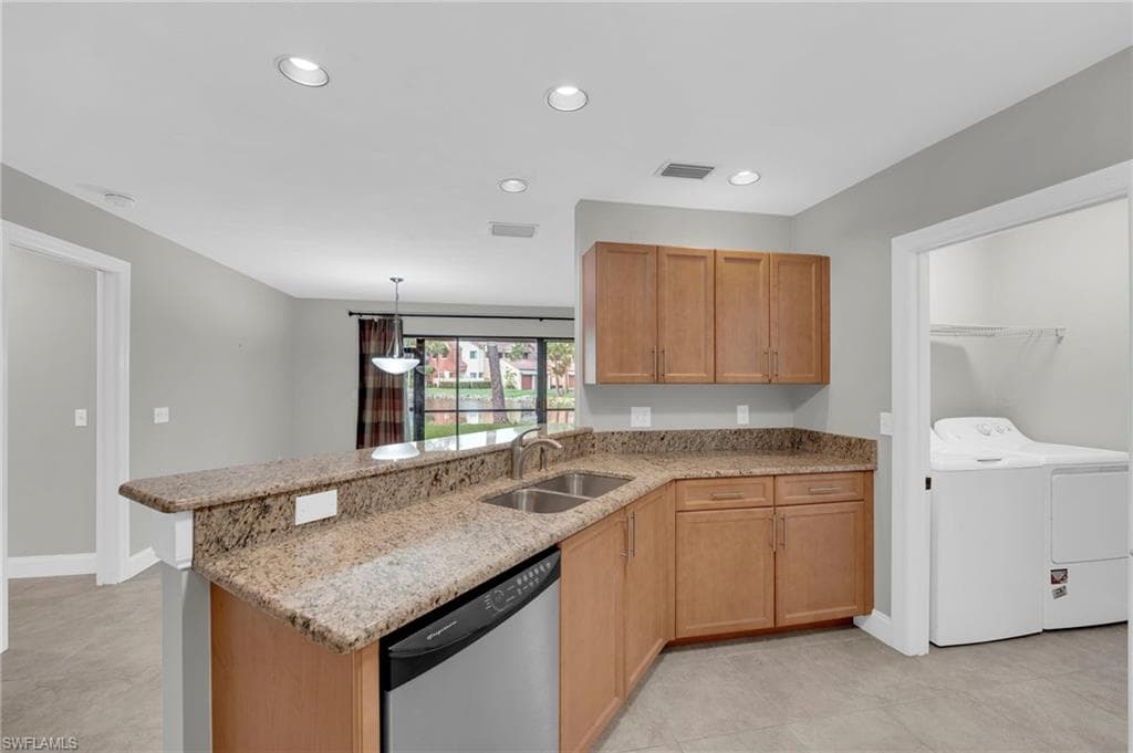 7150 Golden Eagle CT # 213, FORT MYERS FL 33912-8