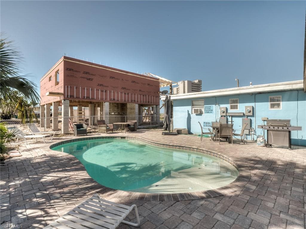 130-132 Delmar AVE, FORT MYERS BEACH FL 33931-1