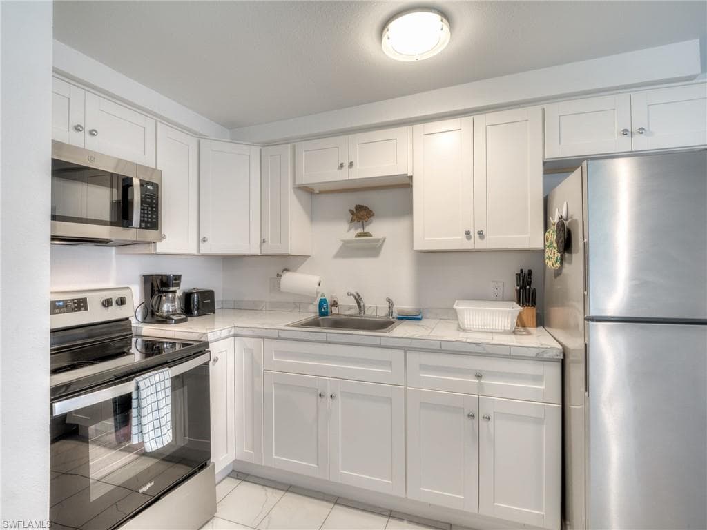 130-132 Delmar AVE, FORT MYERS BEACH FL 33931-11