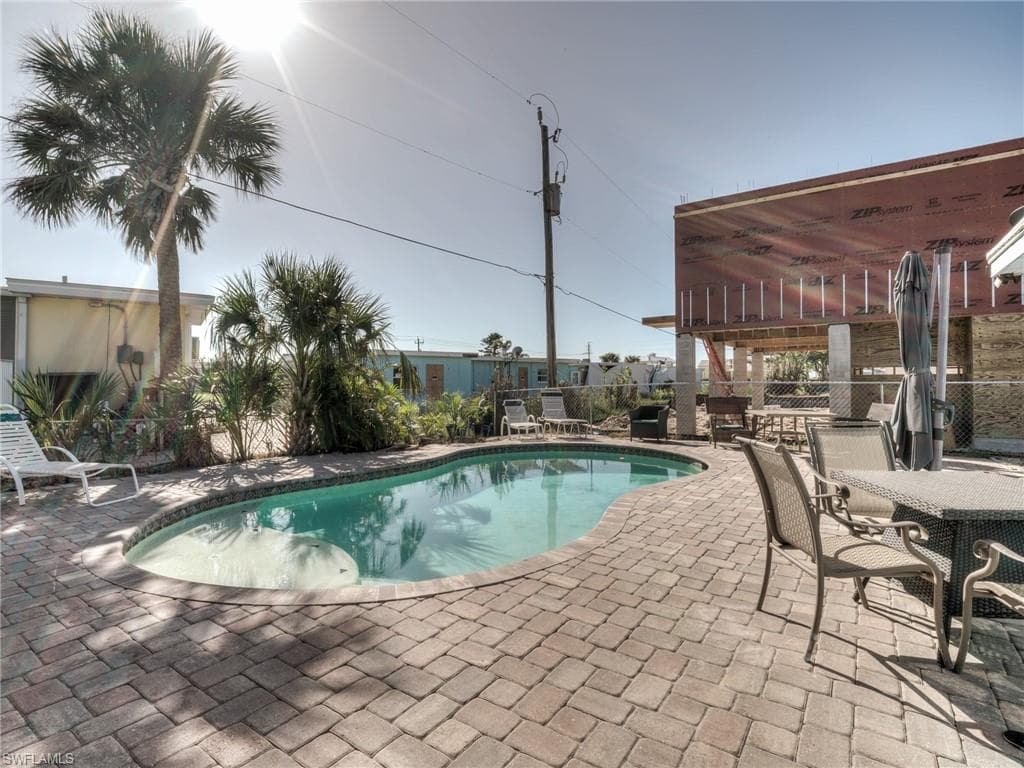 130-132 Delmar AVE, FORT MYERS BEACH FL 33931-25