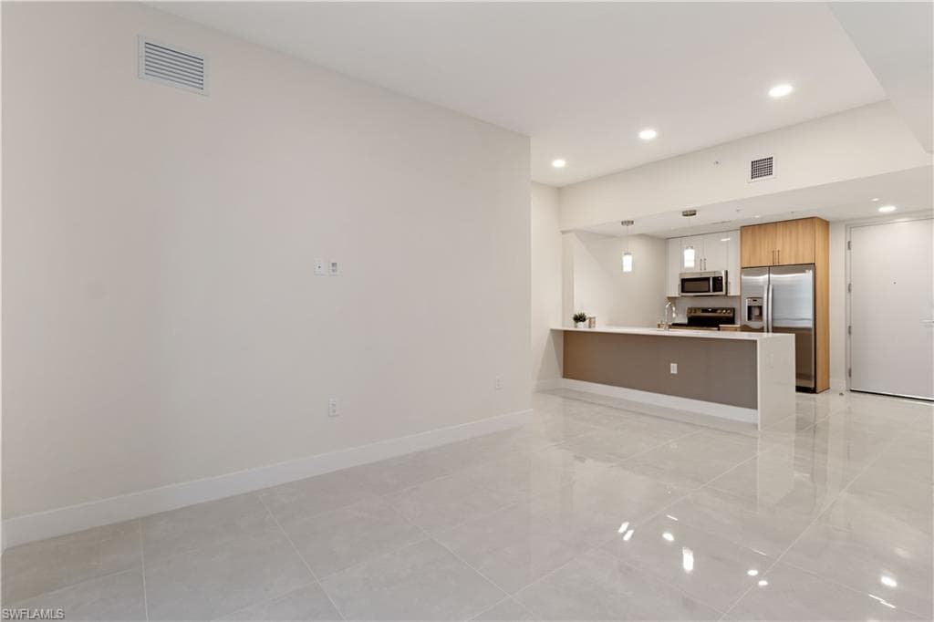 26600 Rosewood Pointe DR # 101, BONITA SPRINGS FL 34135-9