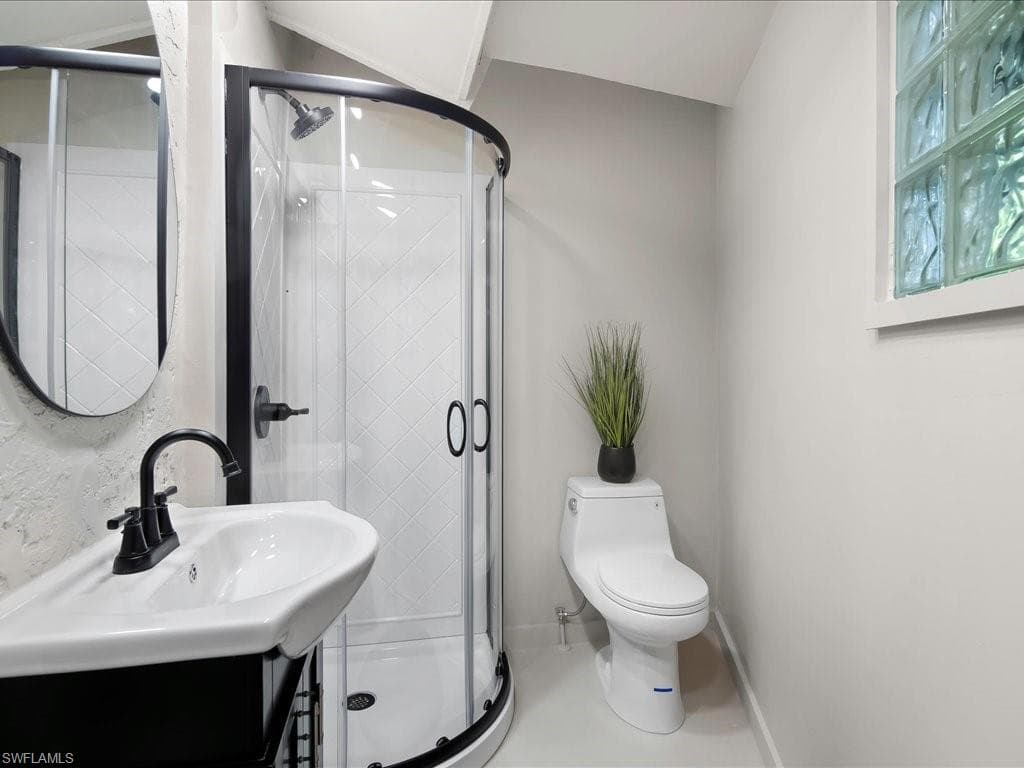 1046 Sperling AVE, NAPLES FL 34103-15