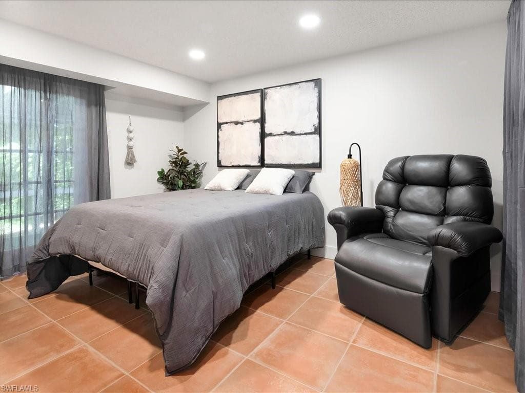 1046 Sperling AVE, NAPLES FL 34103-11