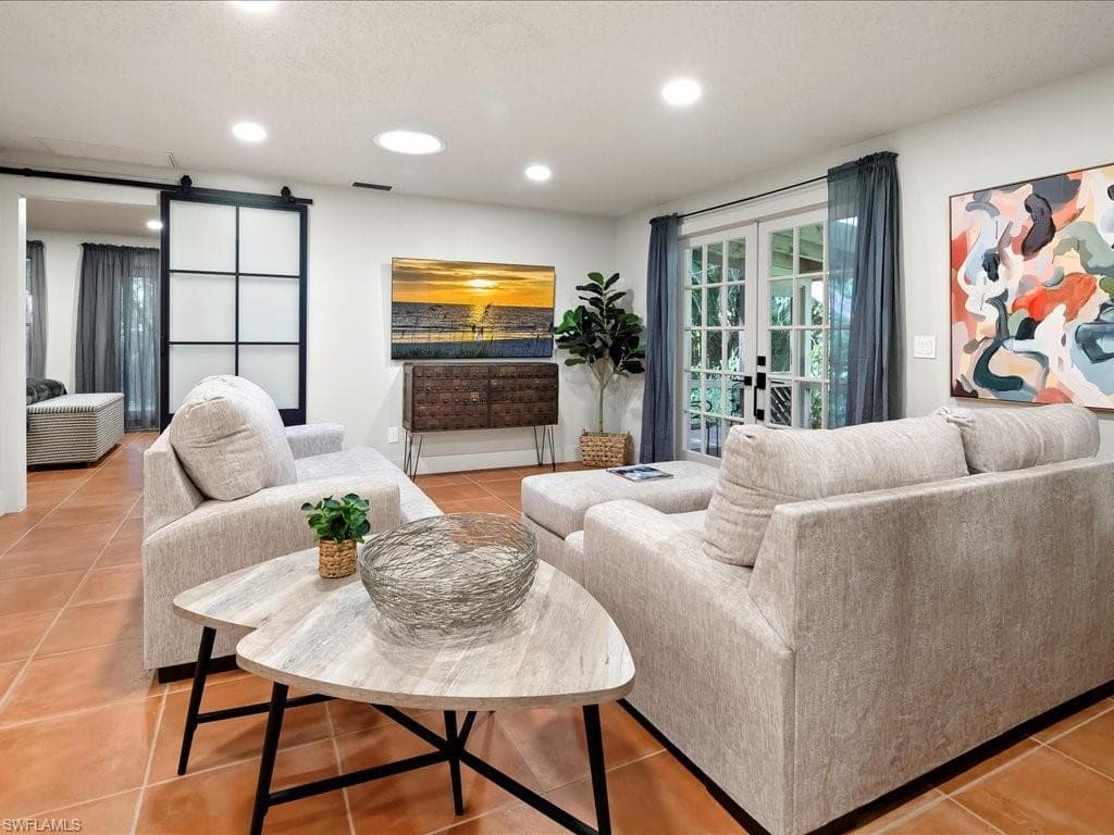 1046 Sperling AVE, NAPLES FL 34103-4