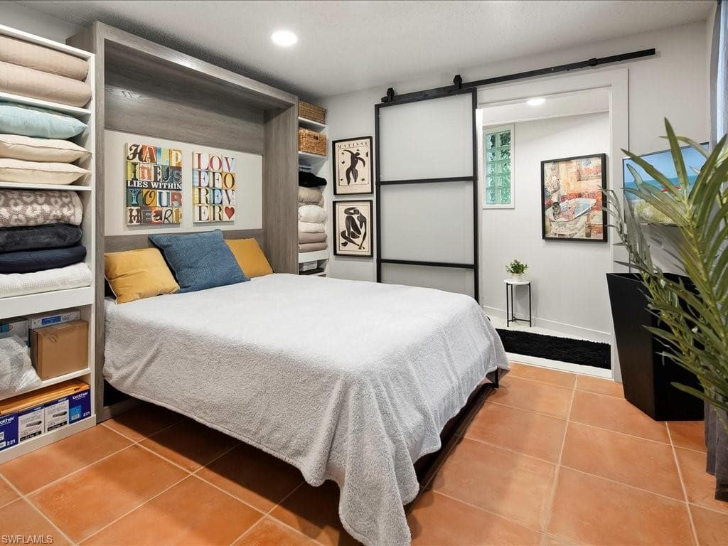 1046 Sperling AVE, NAPLES FL 34103-13