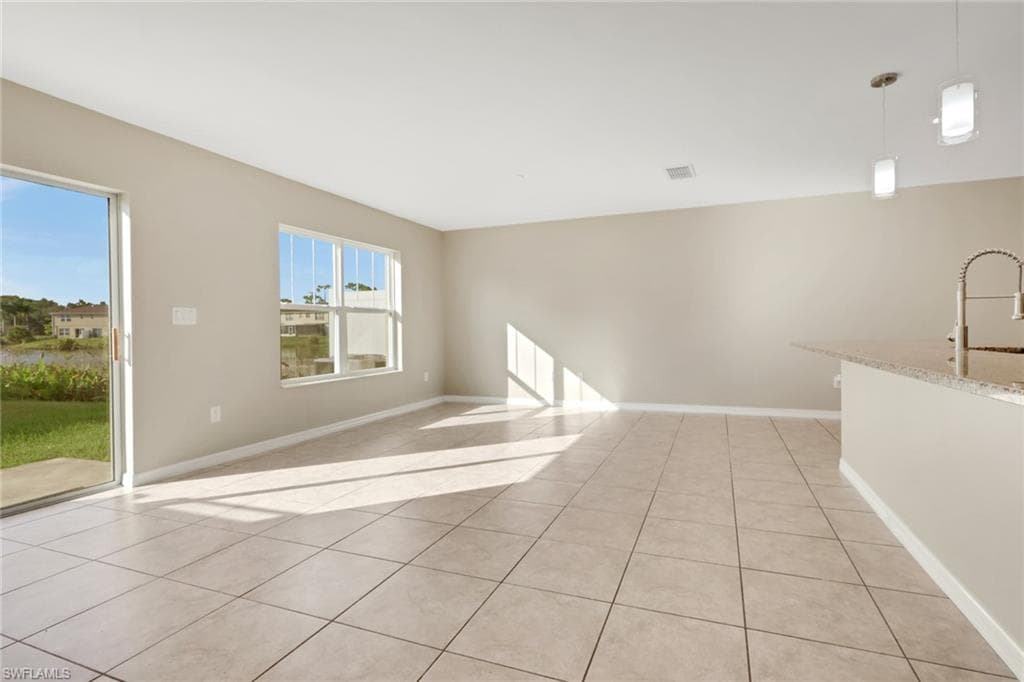 15061 Caspian Tern CT # 102, NORTH FORT MYERS FL 33917-10