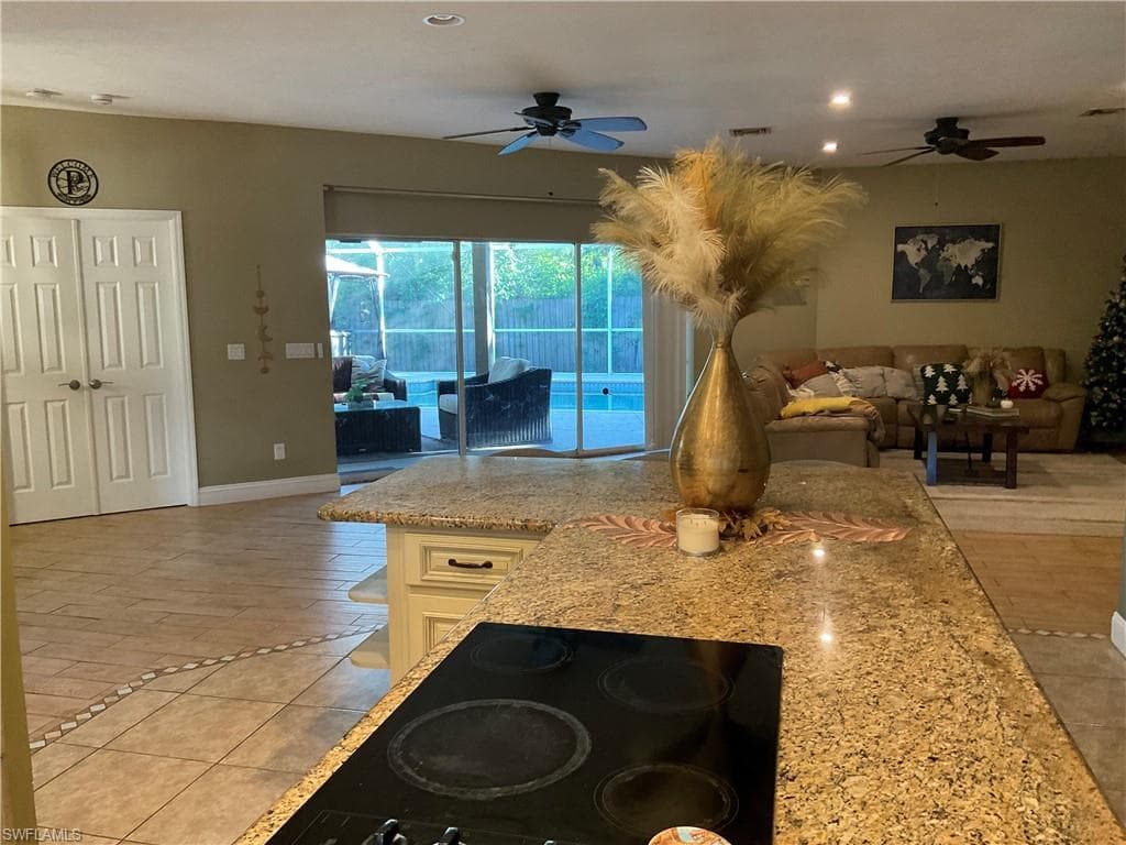 6715 Willow Lake CIR, FORT MYERS FL 33966-21