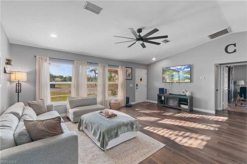 3300 Valencia DR, NAPLES FL 34120-6