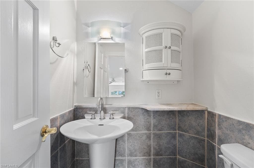 15600 Catalpa Cove DR, FORT MYERS FL 33908-39