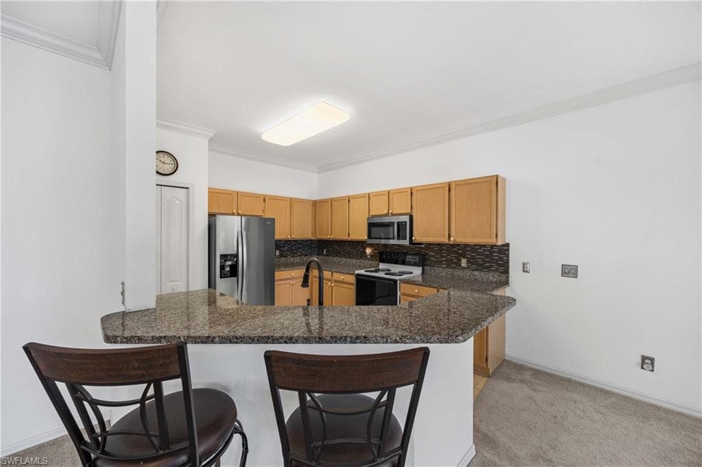 223 Stanhope CIR, NAPLES FL 34104-6