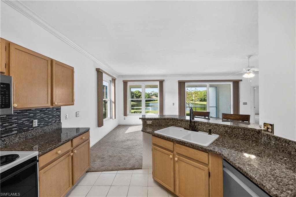 223 Stanhope CIR, NAPLES FL 34104-8