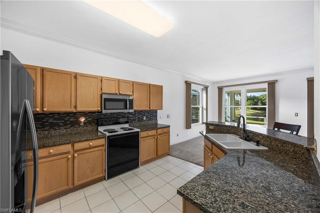 223 Stanhope CIR, NAPLES FL 34104-9