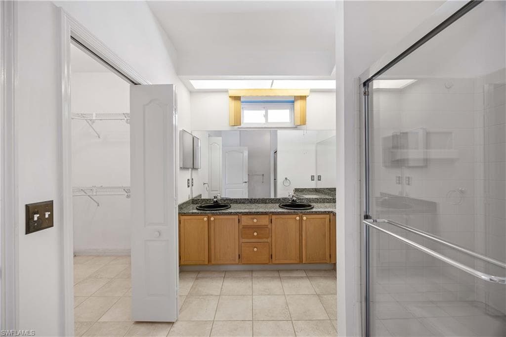 223 Stanhope CIR, NAPLES FL 34104-17