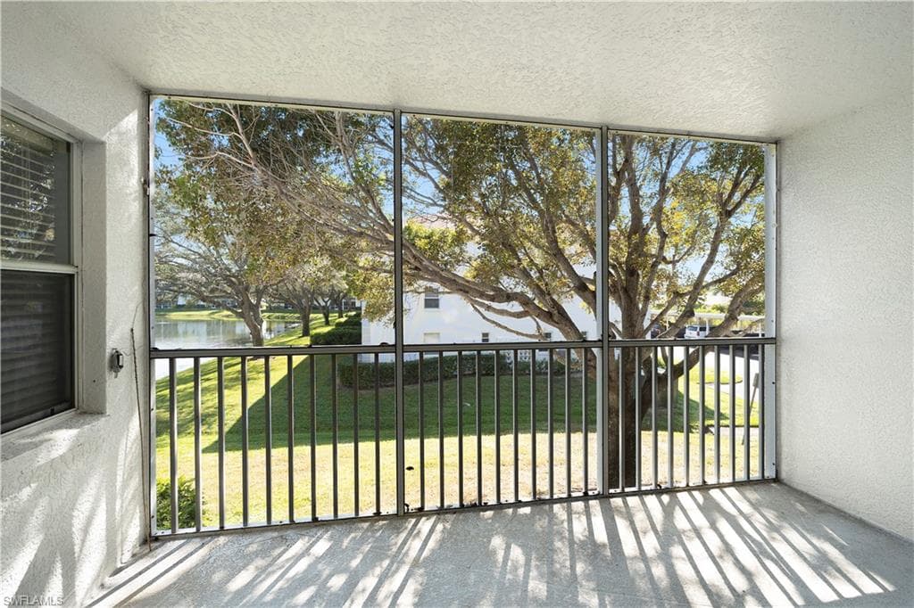 9610 Victoria LN # D202, NAPLES FL 34109-21